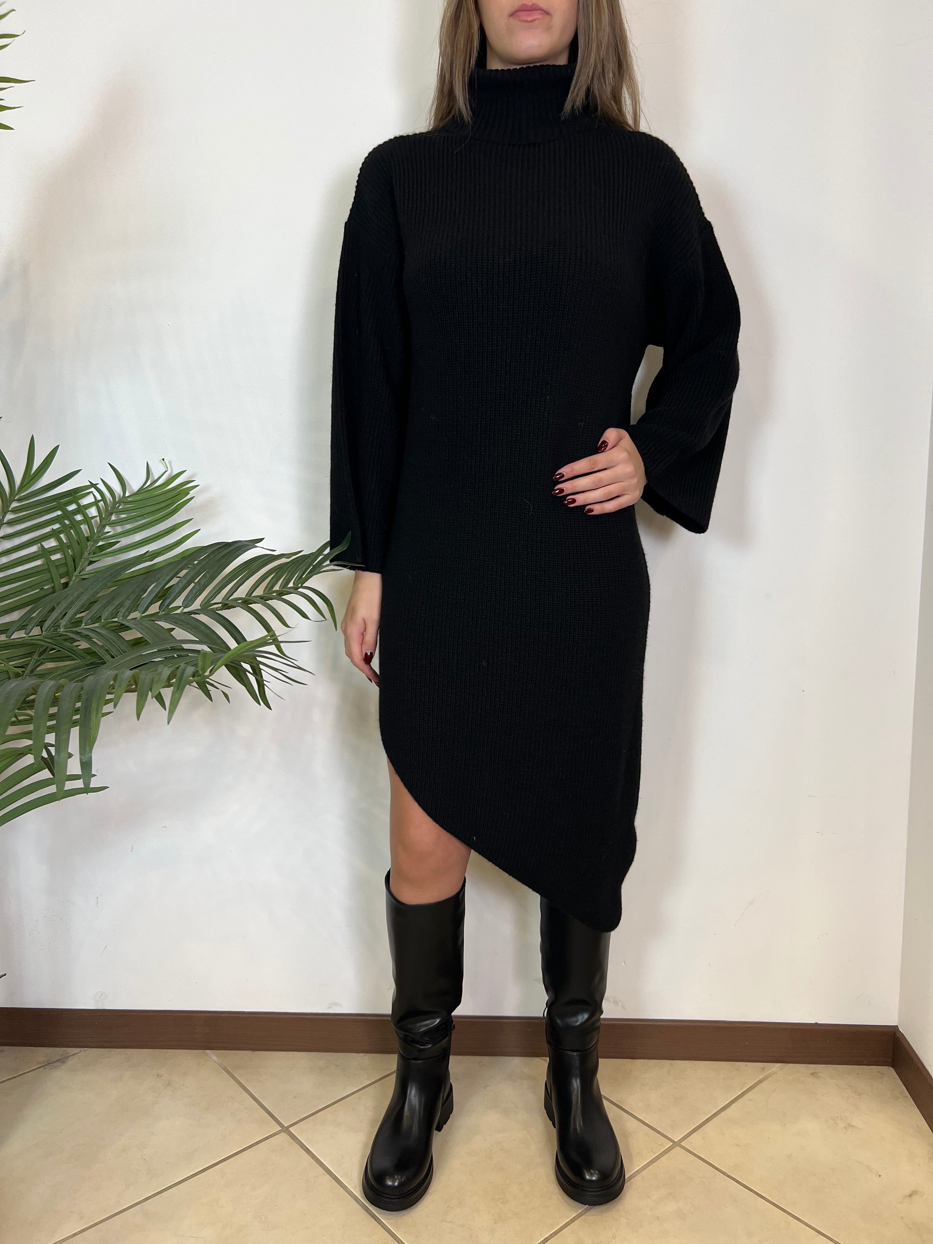 Abito asimmetrico in maglia - Kontatto