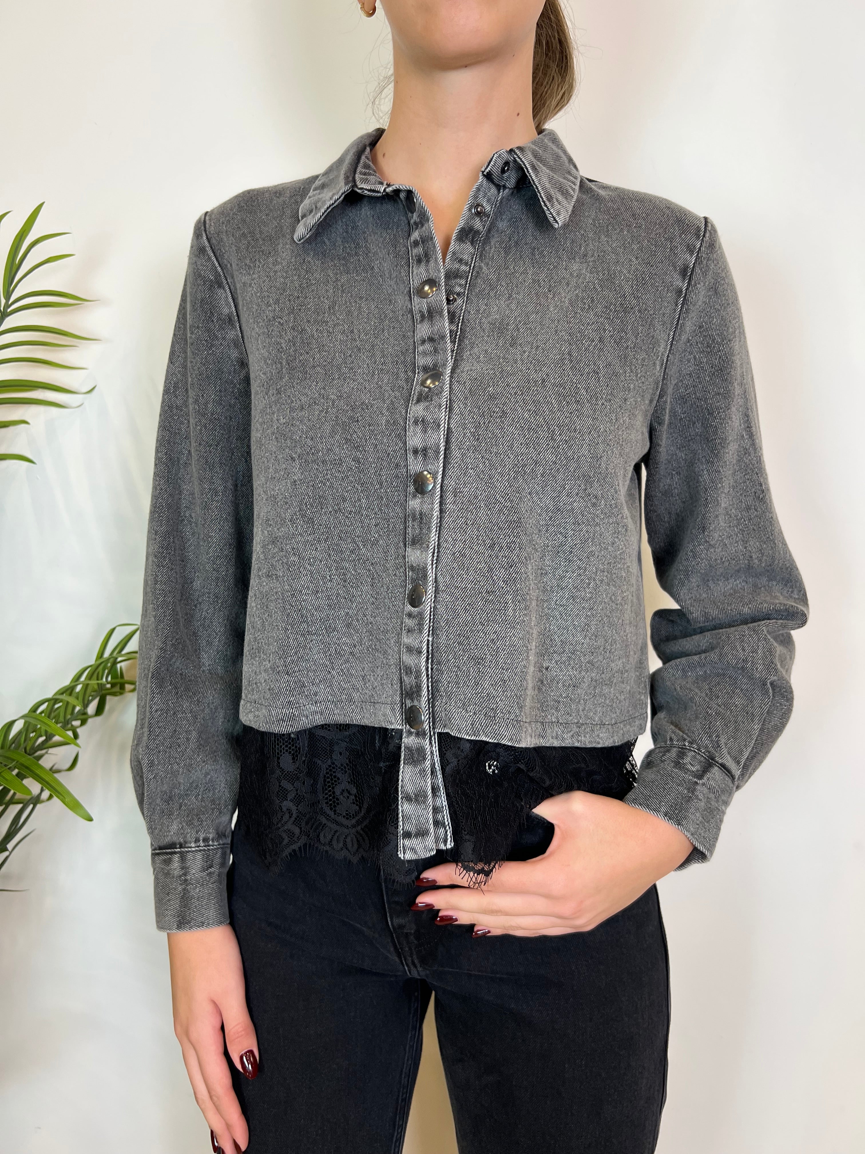 Camicia denim grigio e pizzo - TensioneIn