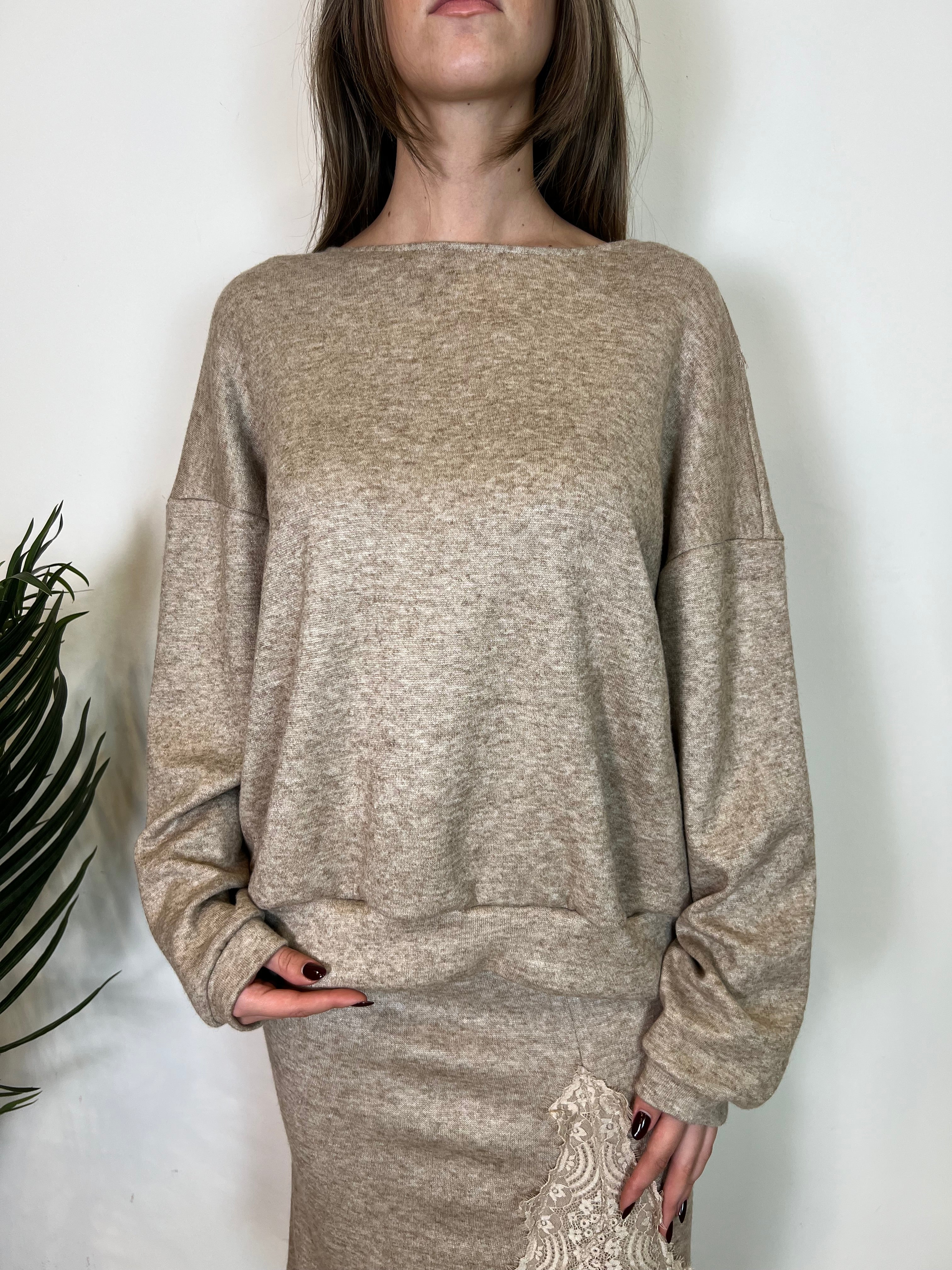 Maglia soft touch scollo v pizzo dietro - Haveone