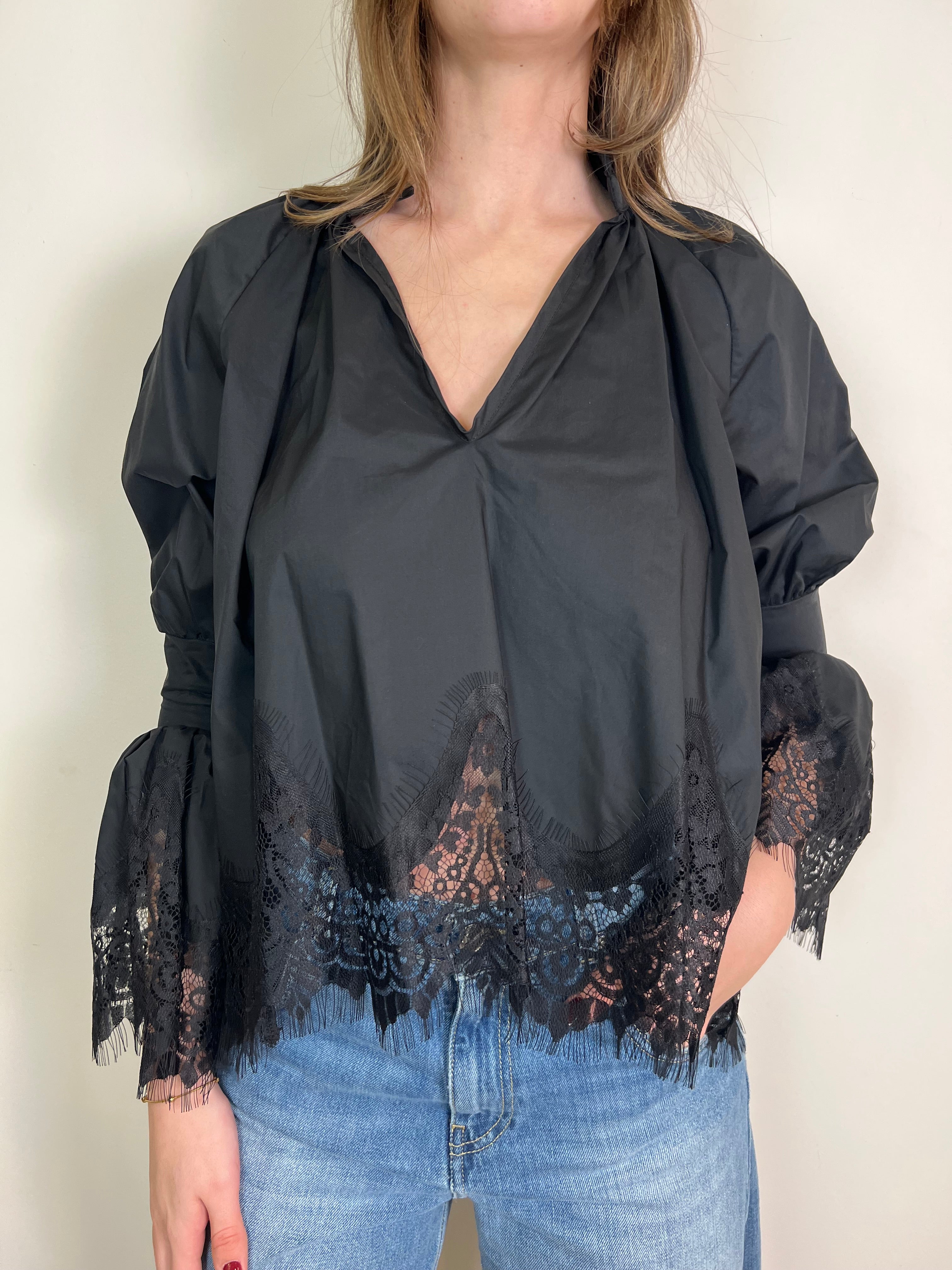 Camicia scollo v macramè - Haveone