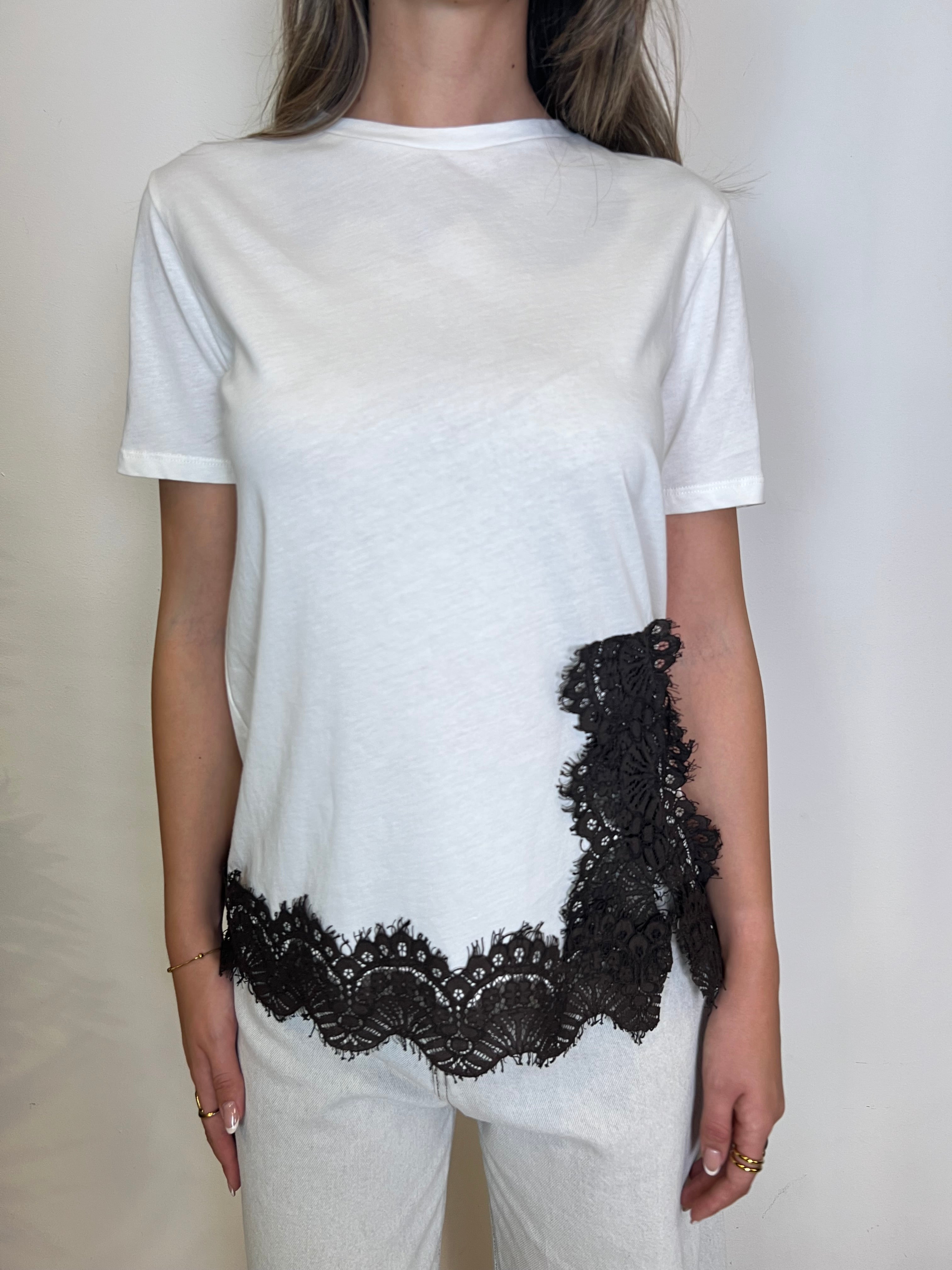 T-shirt con spacco pizzo - TensioneIn