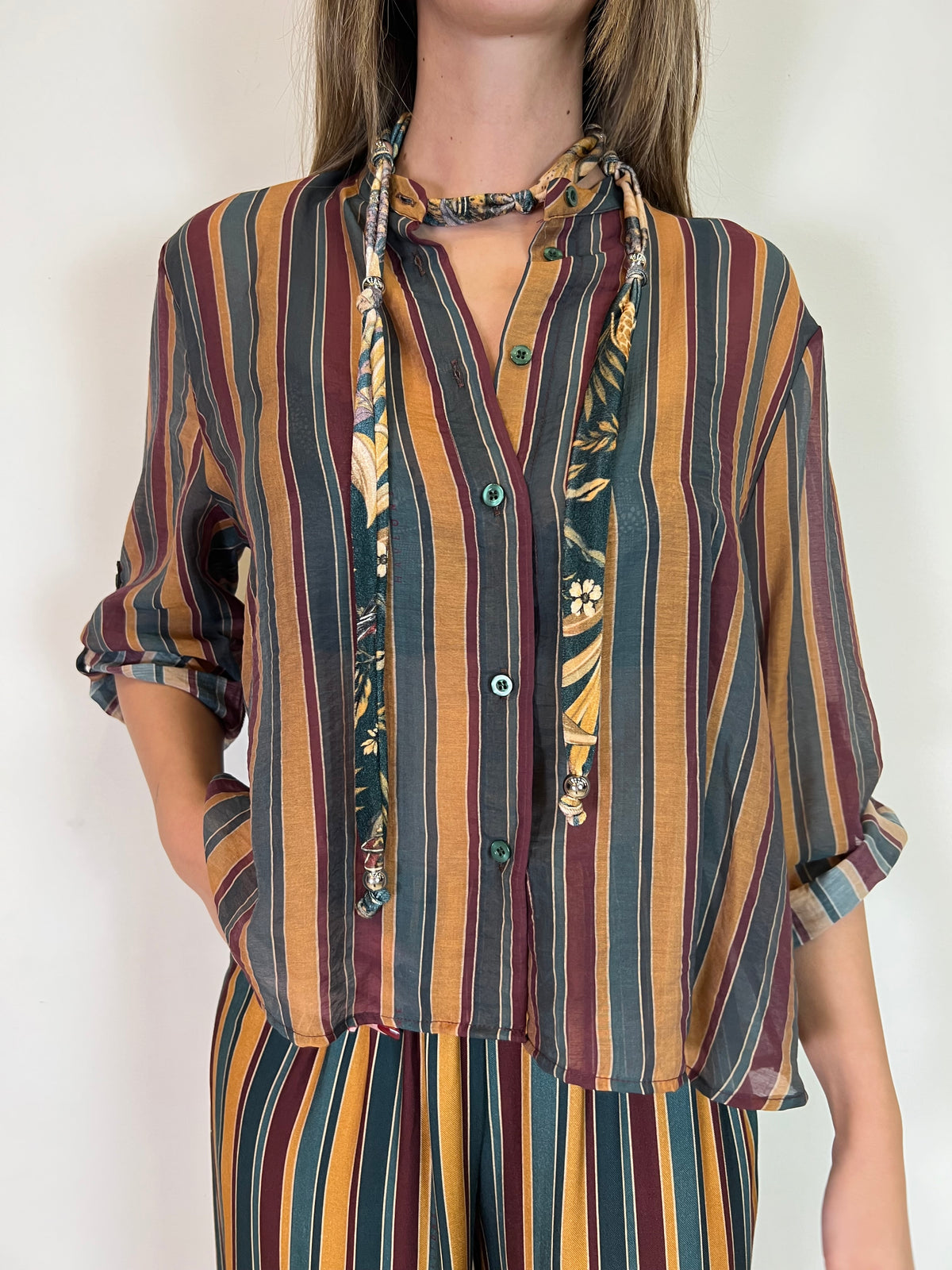 Camicia coreana con collana “Nomad” verde - Haveone