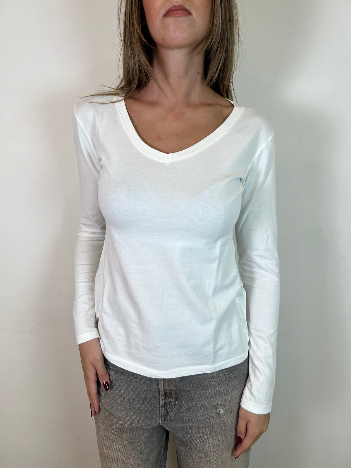 T-shirt slim scollo v basica - Haveone