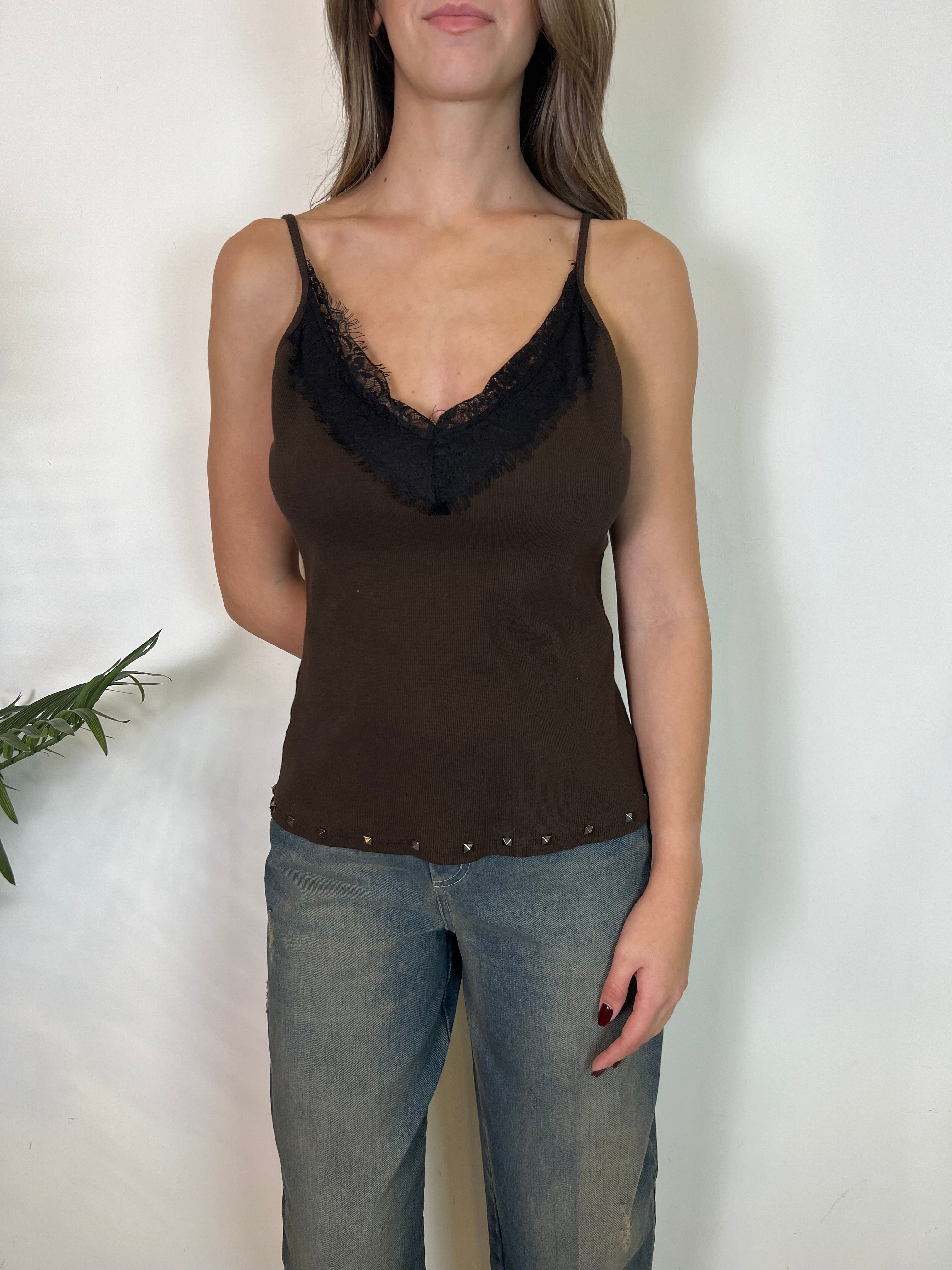 Canotta V borchie e pizzo - Haveone