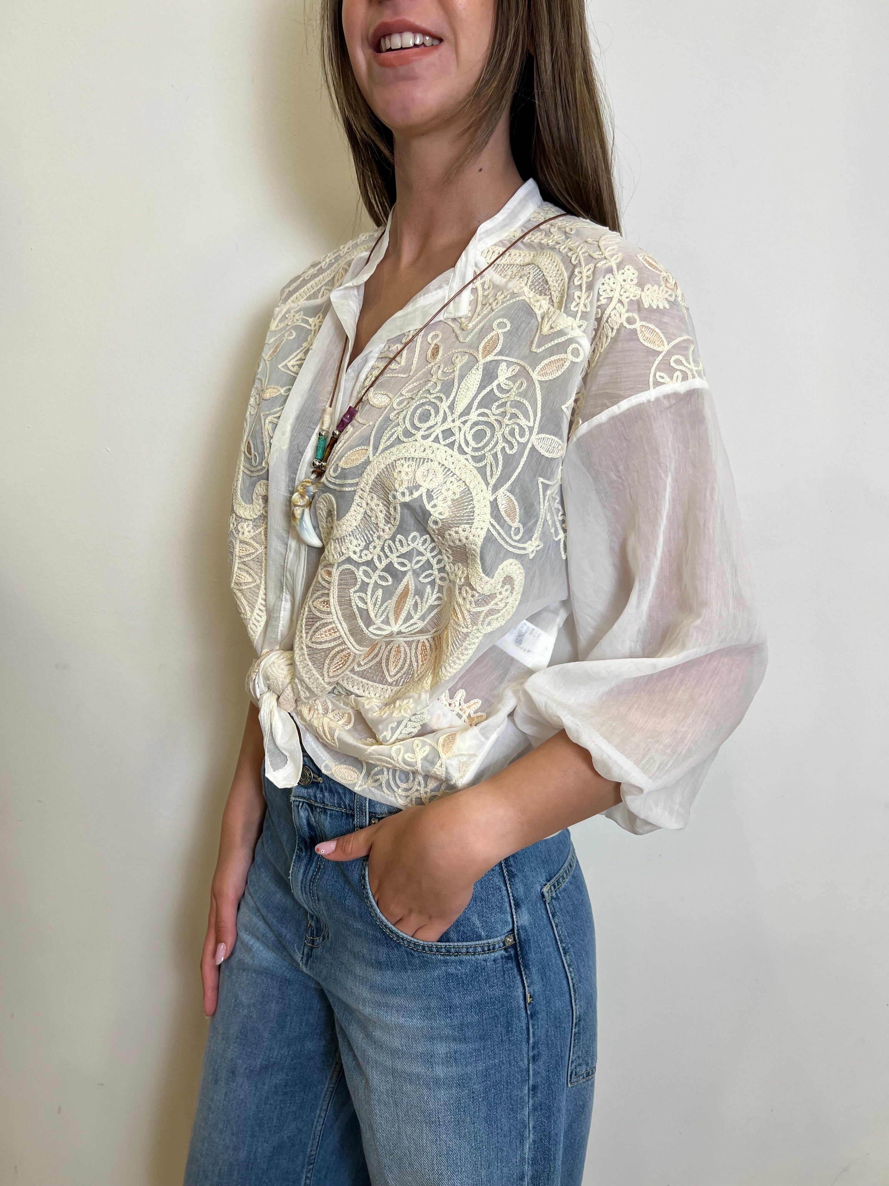 Camicia ricami oro con collana - Haveone