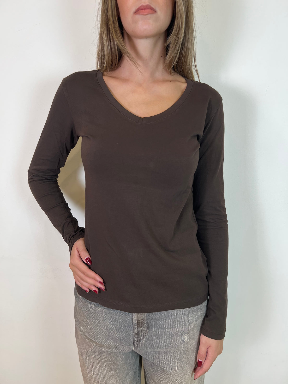 T-shirt slim scollo v basica - Haveone