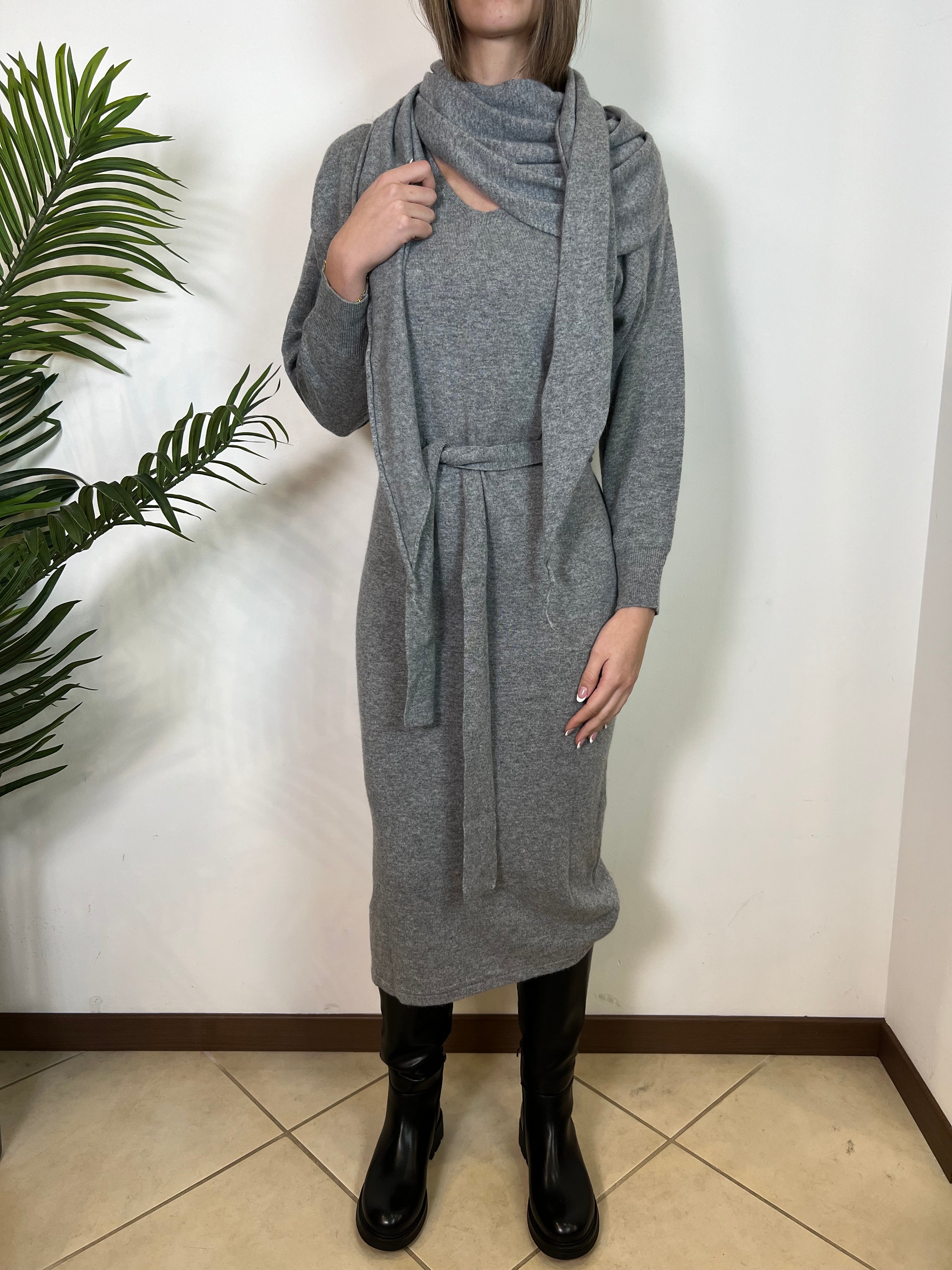 Abito lungo in maglia con sciarpa - Vicolo