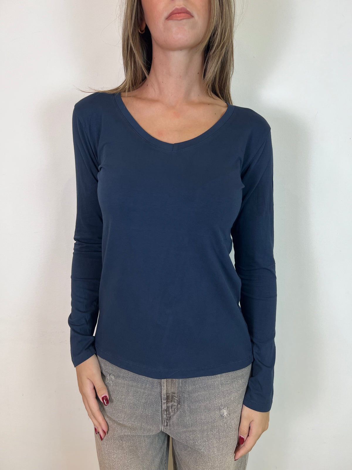 T-shirt slim scollo v basica - Haveone