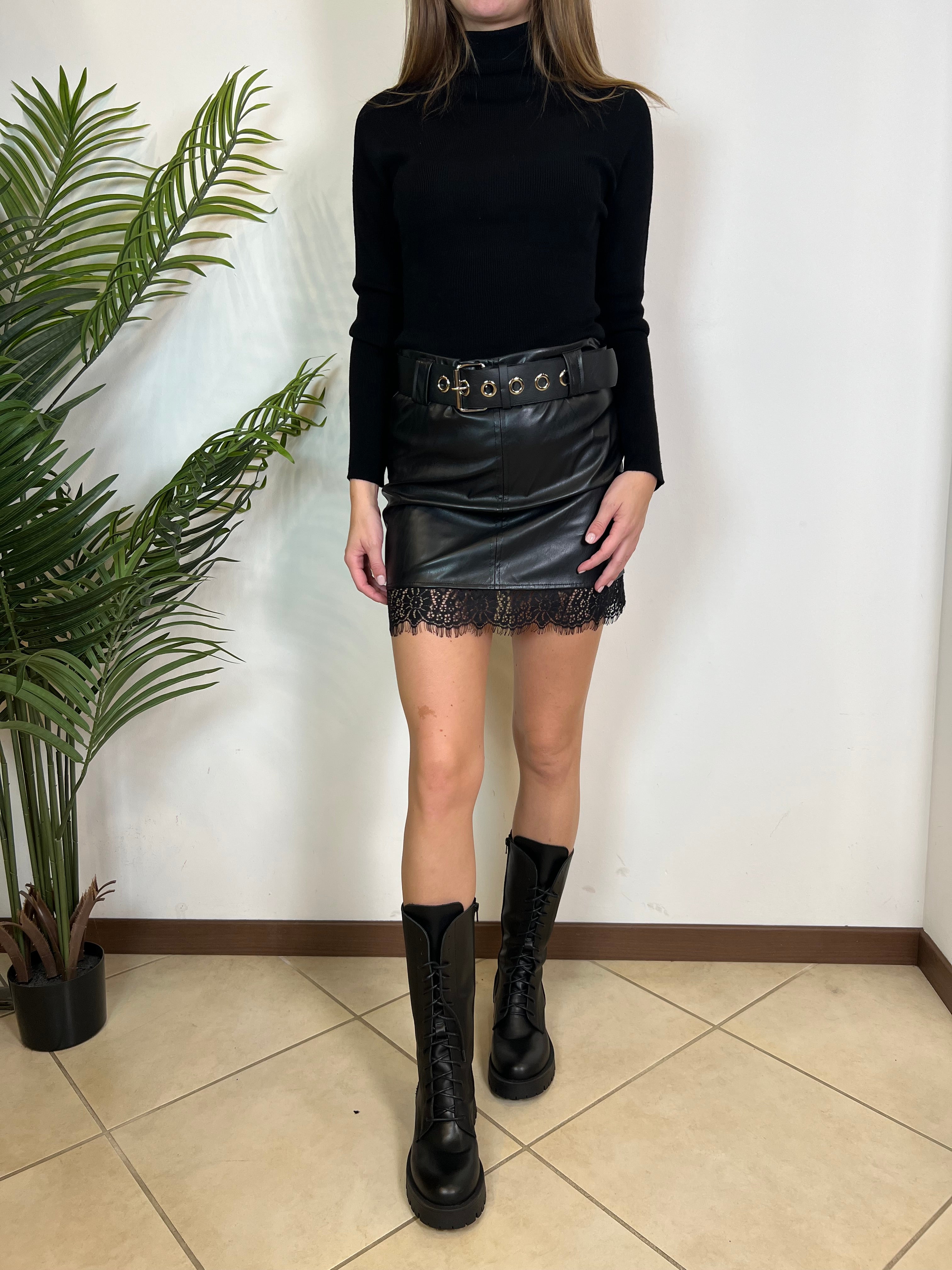Gonna ecopelle e pizzo con cintura - Haveone