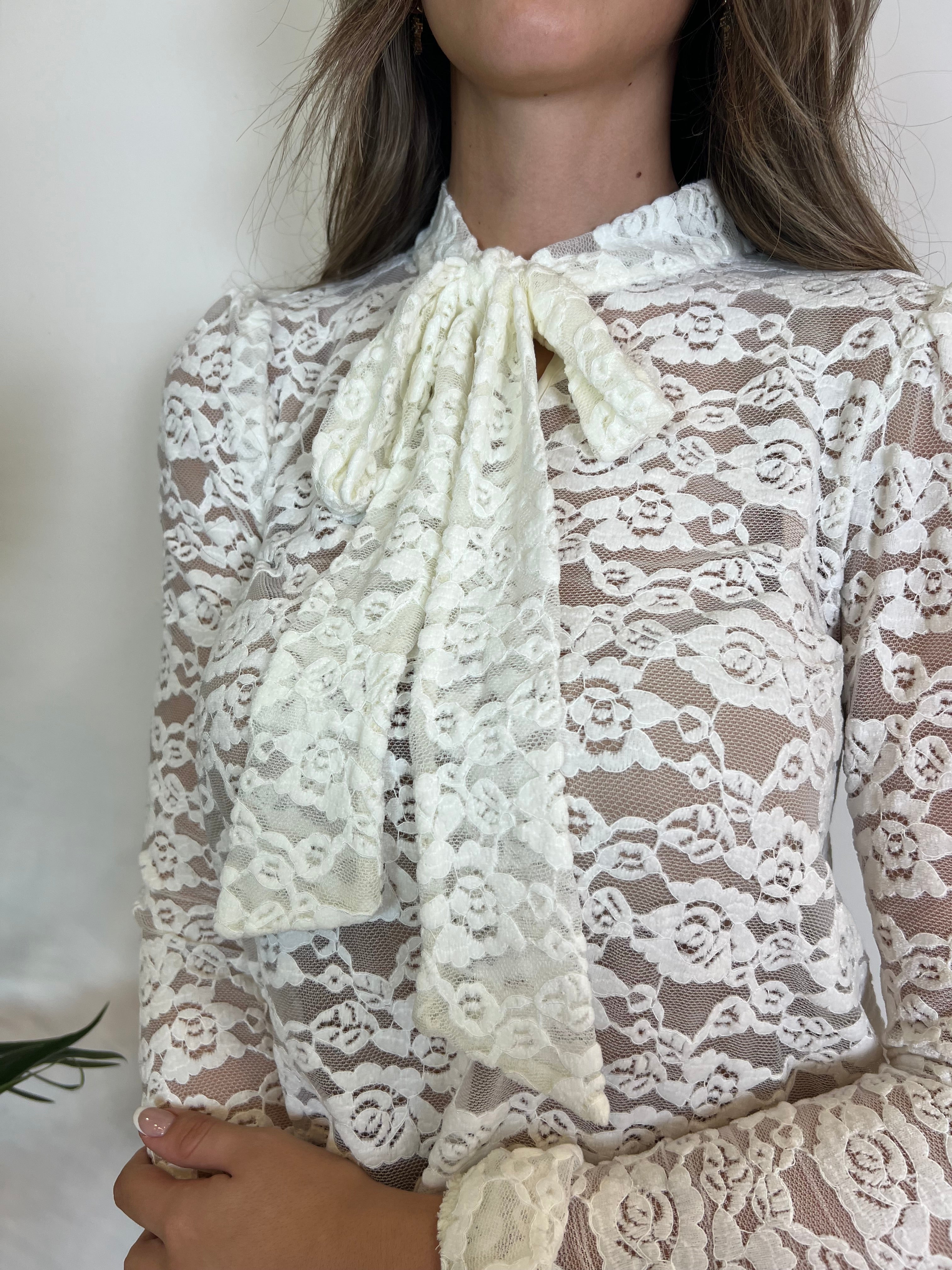 Blusa  pizzo e fiocco - Haveone