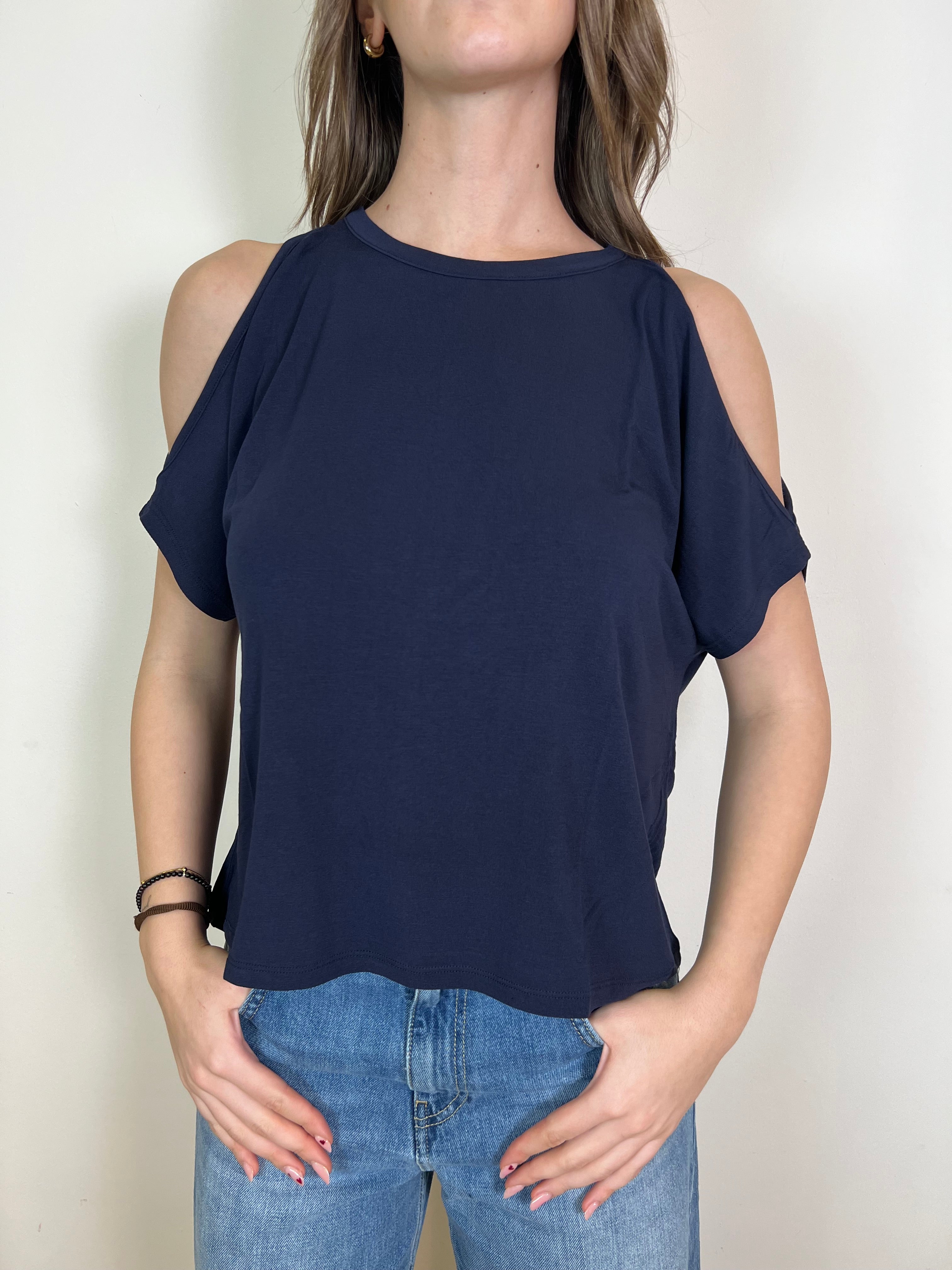 T-shirt cut out - Kontatto