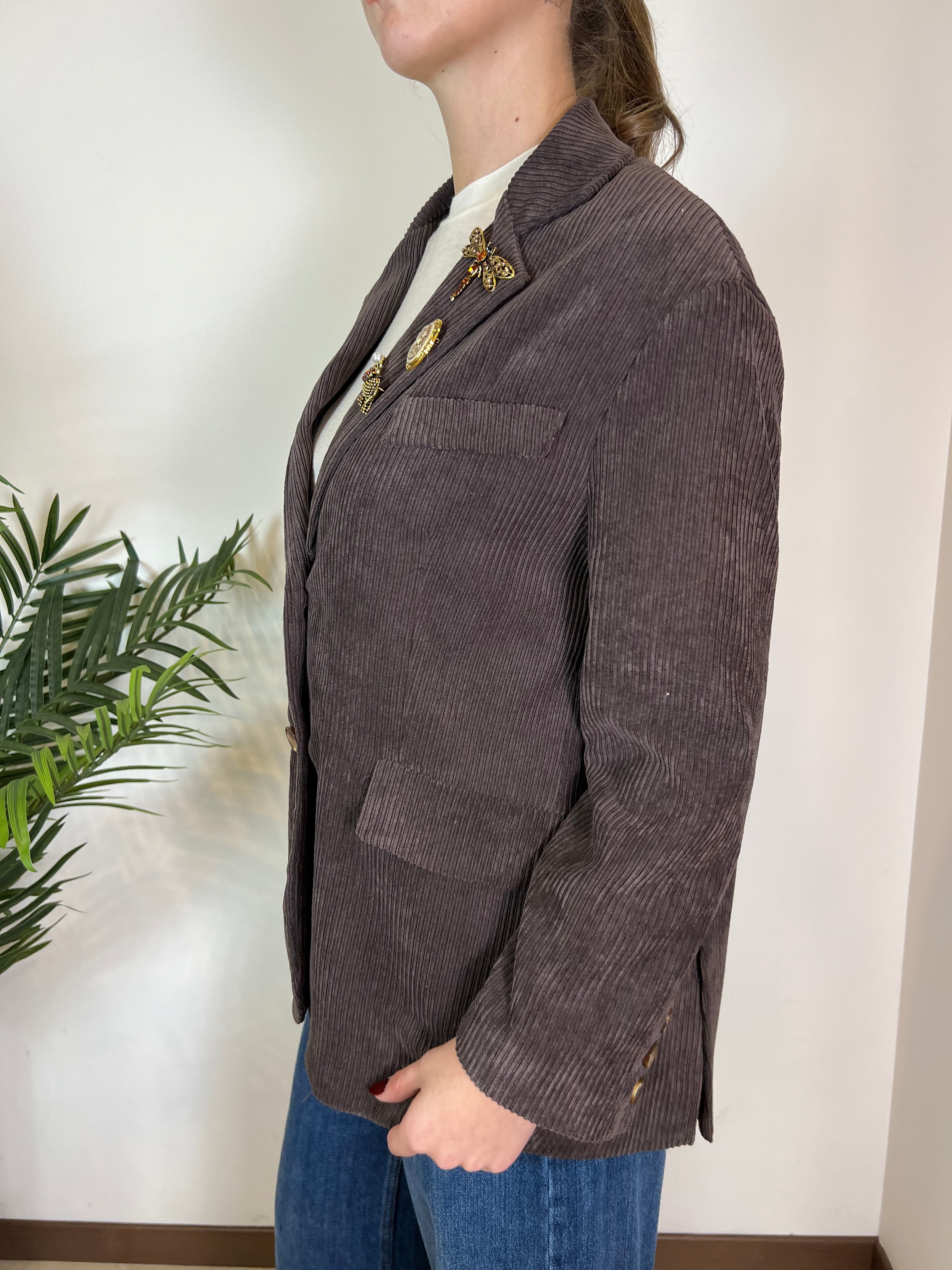 Giacca over velluto con spille - Haveone