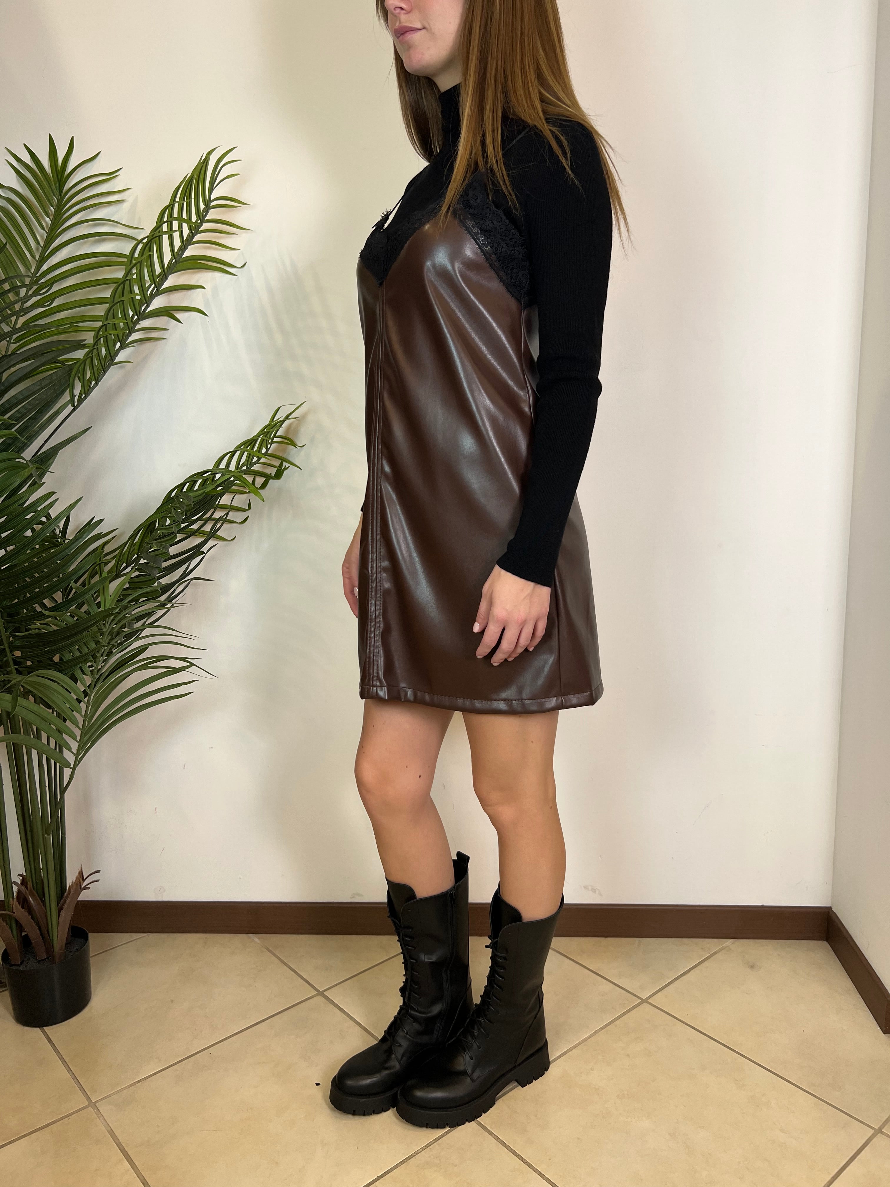 Abito ecopelle e pizzo - Haveone