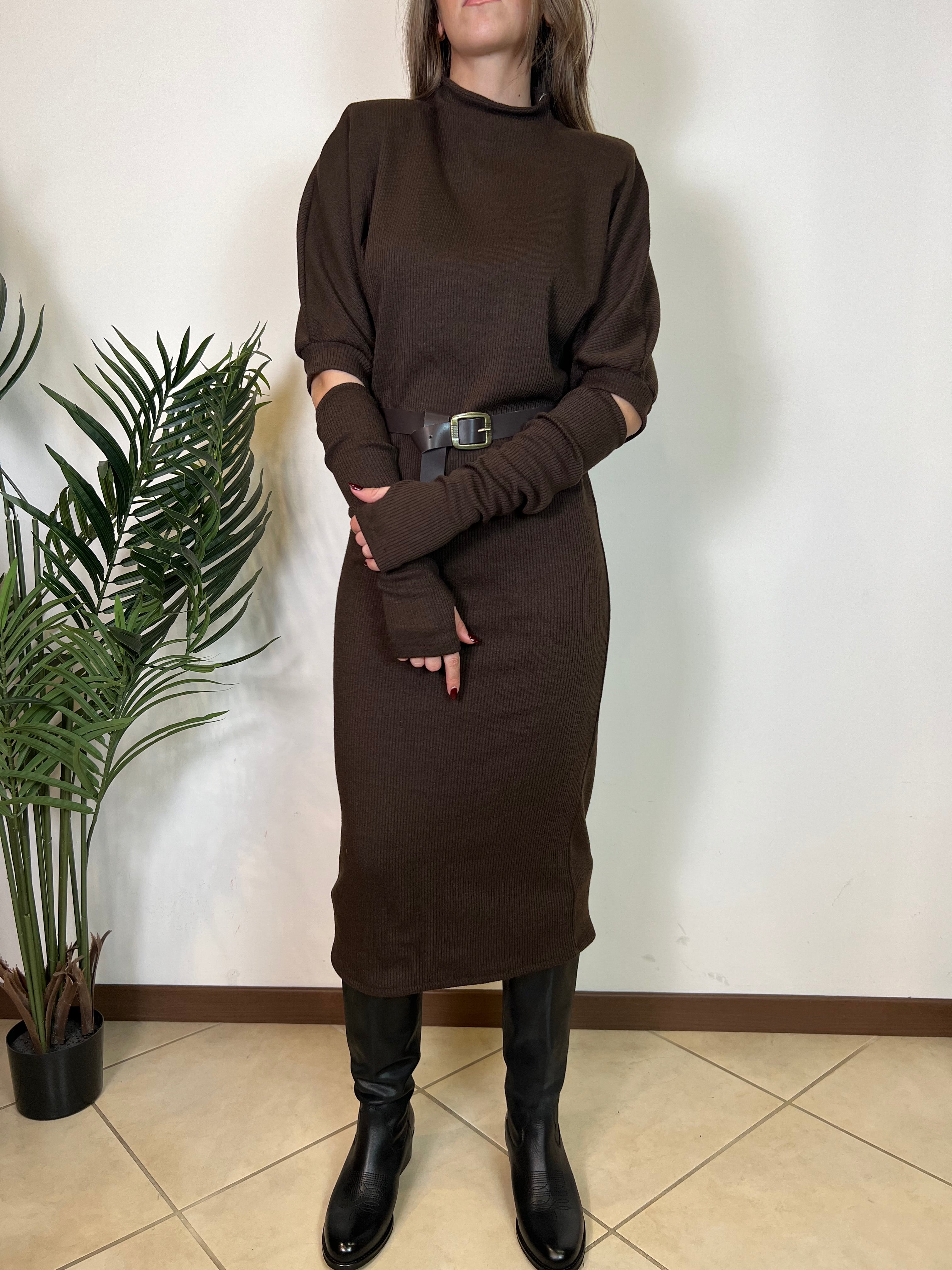 Abito lungo a coste con manicotti - Haveone