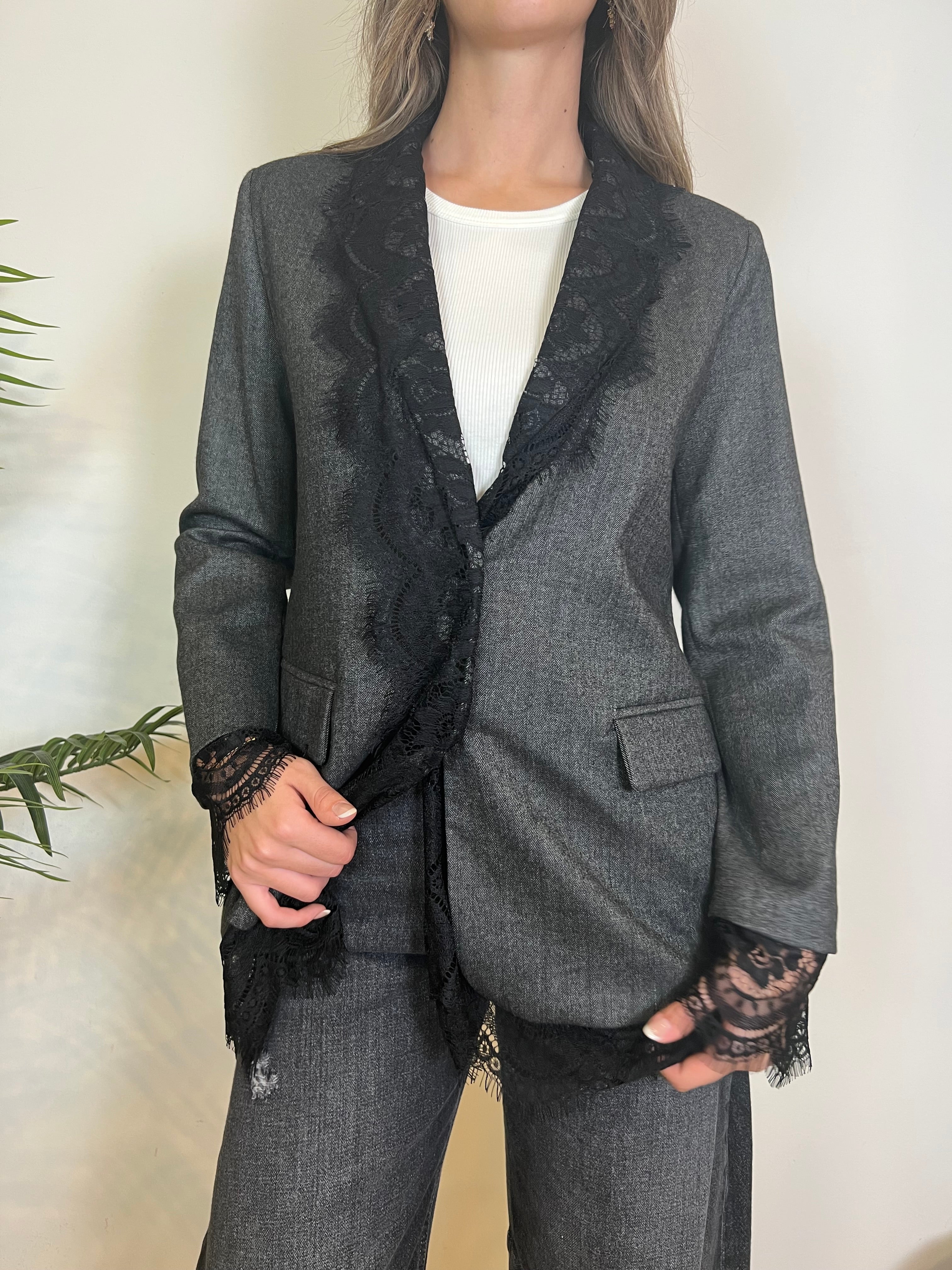 Giacca spinata con pizzo - TensioneIn