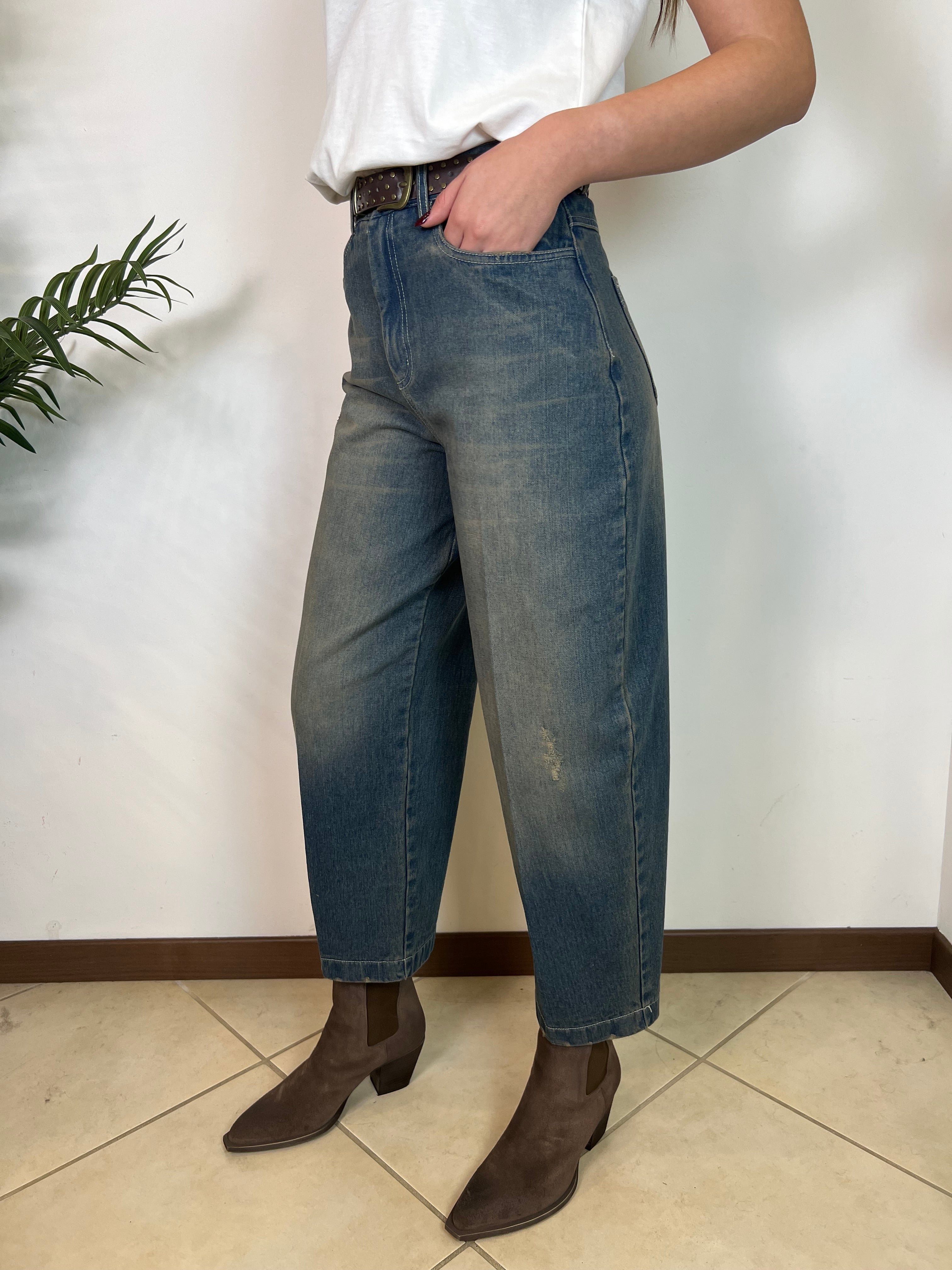 Jeans carrot sabbiato con cintura - Vicolo