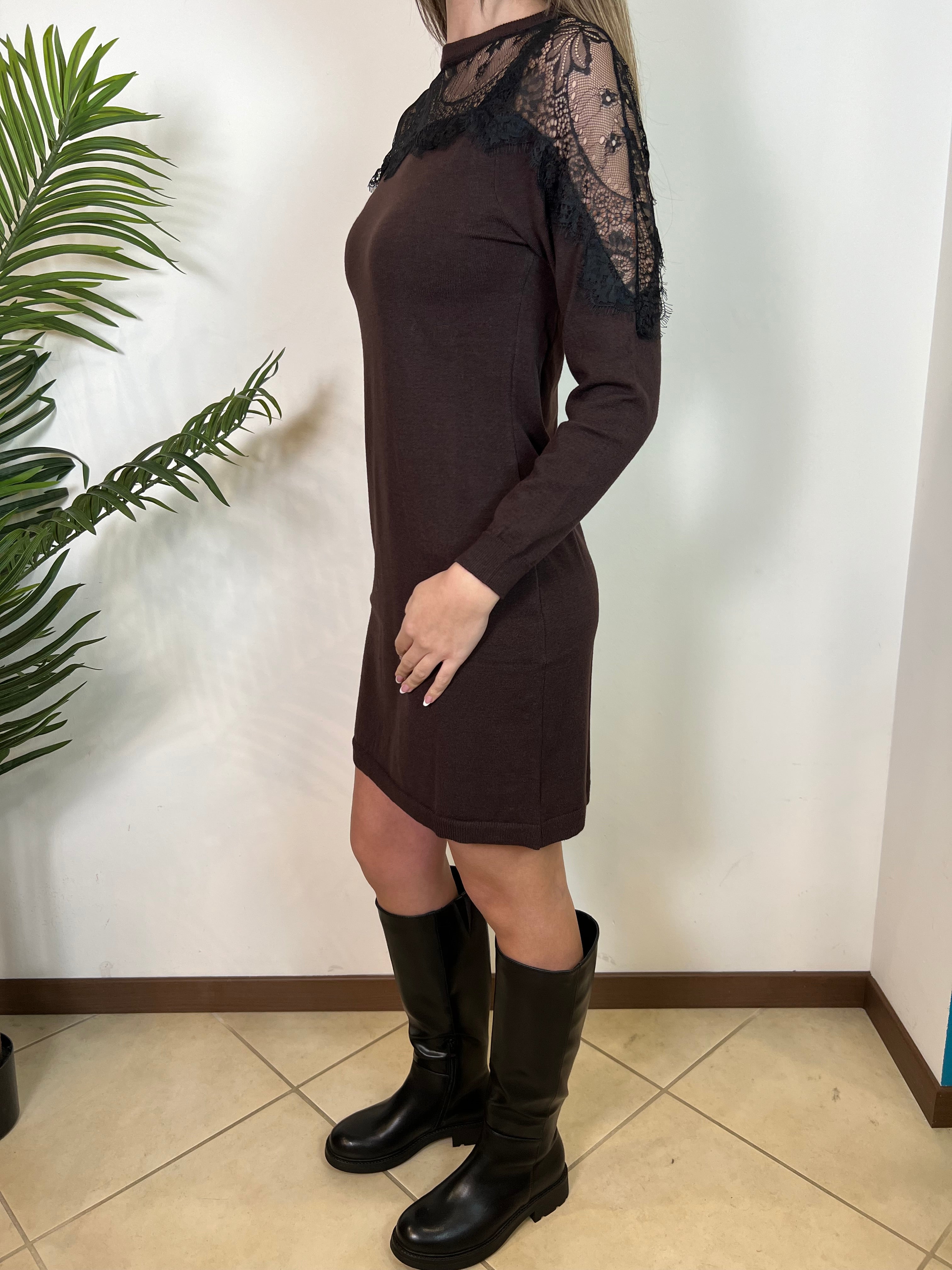 Abito carré di pizzo - Haveone