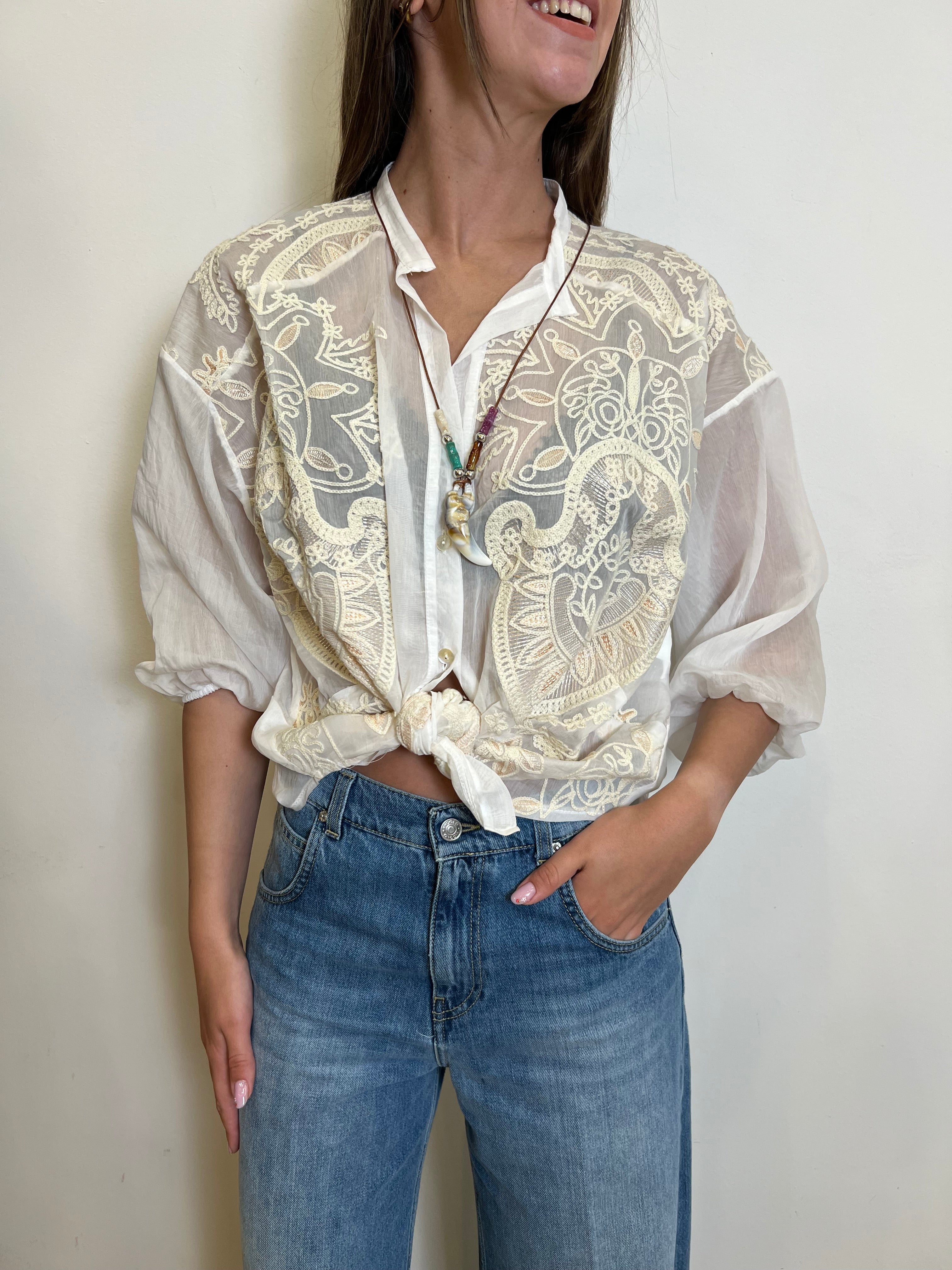 Camicia ricami oro con collana - Haveone
